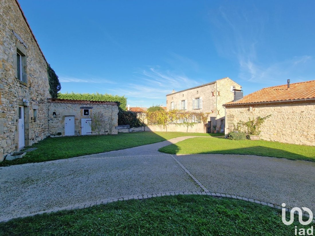 Vente Demeure 10 Pièces In Beauregard L'évêque, Auvergne Rhône Alpes