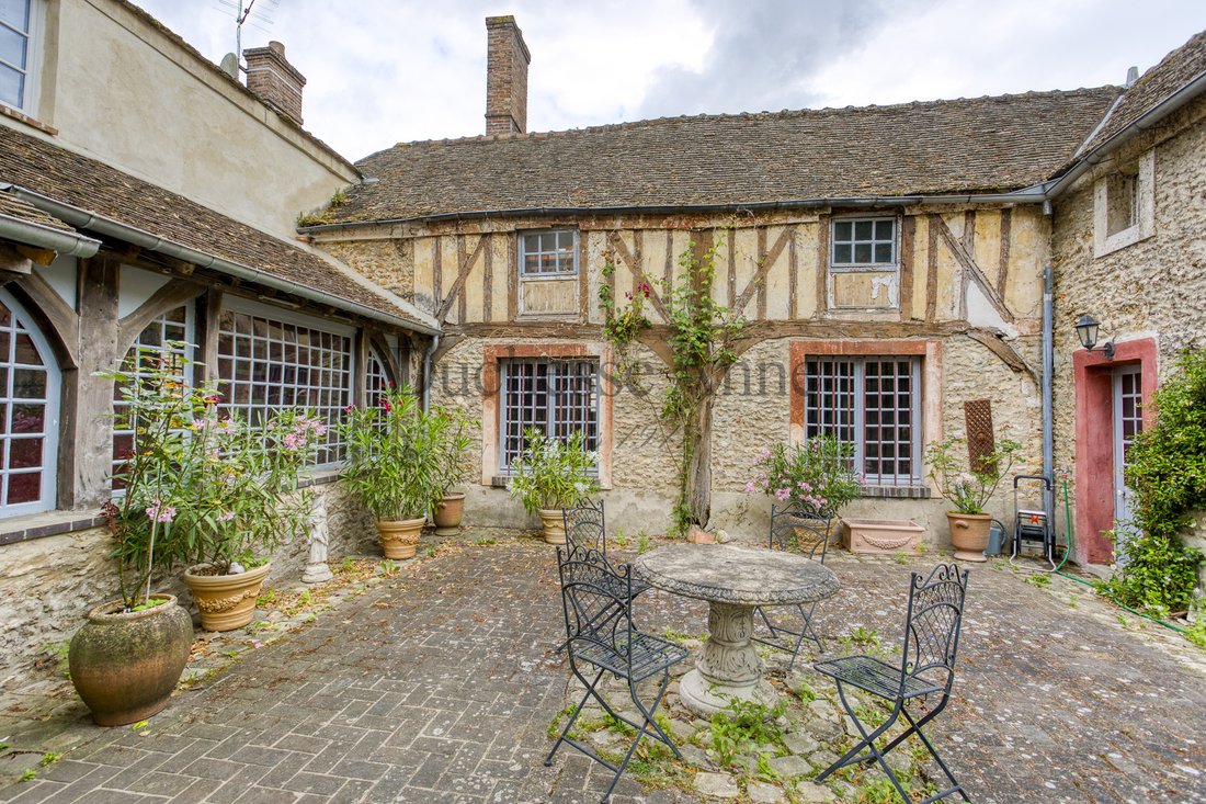 House Level 1, Heating Fuel, In Montfort L'amaury, île De France