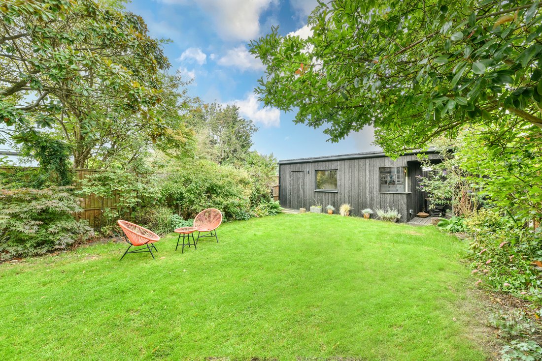 4 Bedrooms Apartment In Romford, England, United Kingdom For Sale (13062970)