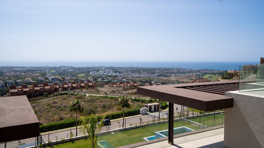 Modern Villa With Panoramic Views In La Alquer A In Benahav S