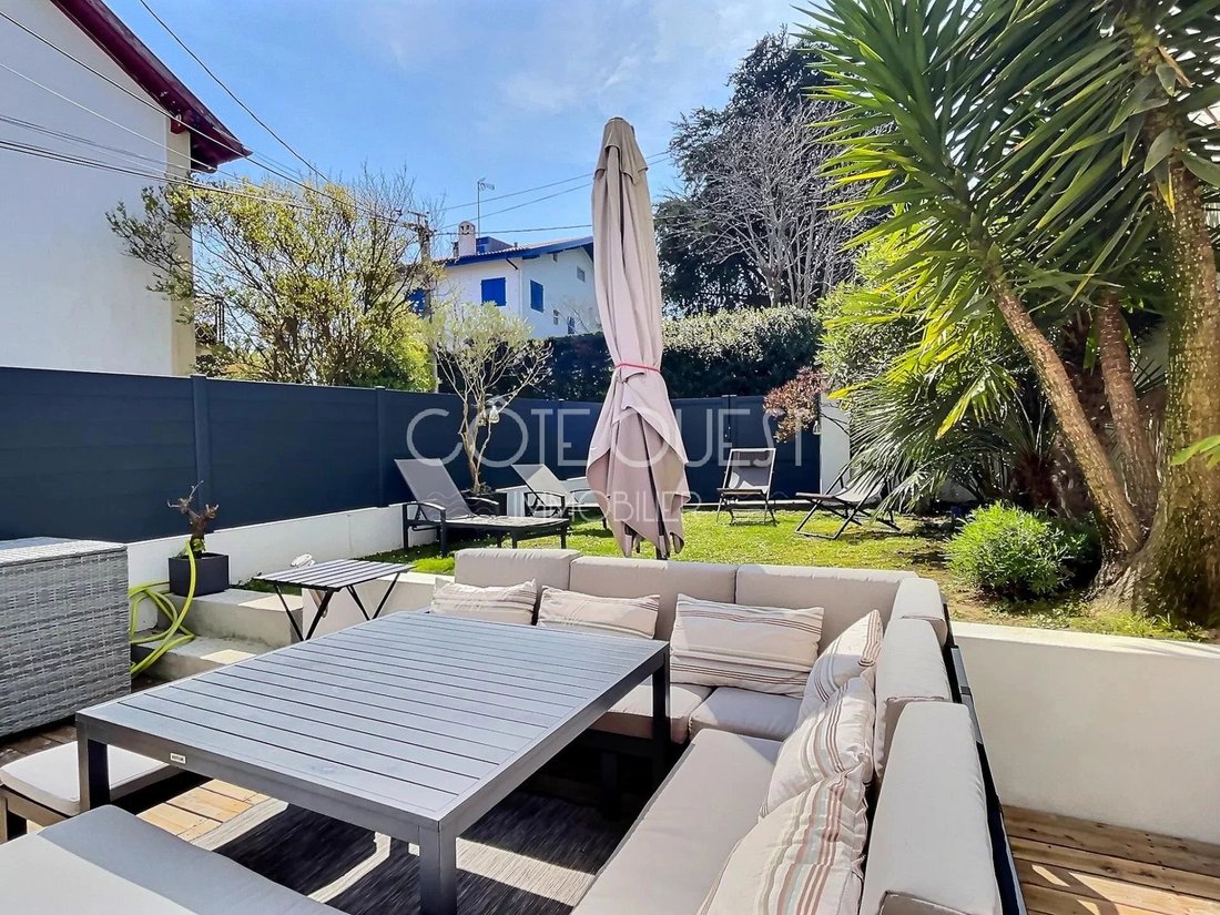 Biarritz A Property Near The Centre In Biarritz, Nouvelle Aquitaine