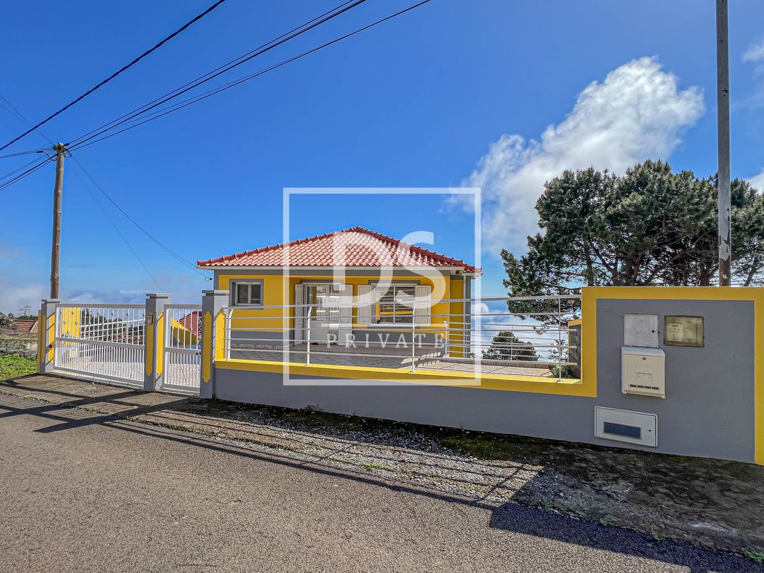 Magnificent 3 Bedroom Villa Located In Jardim In Prazeres, Madeira