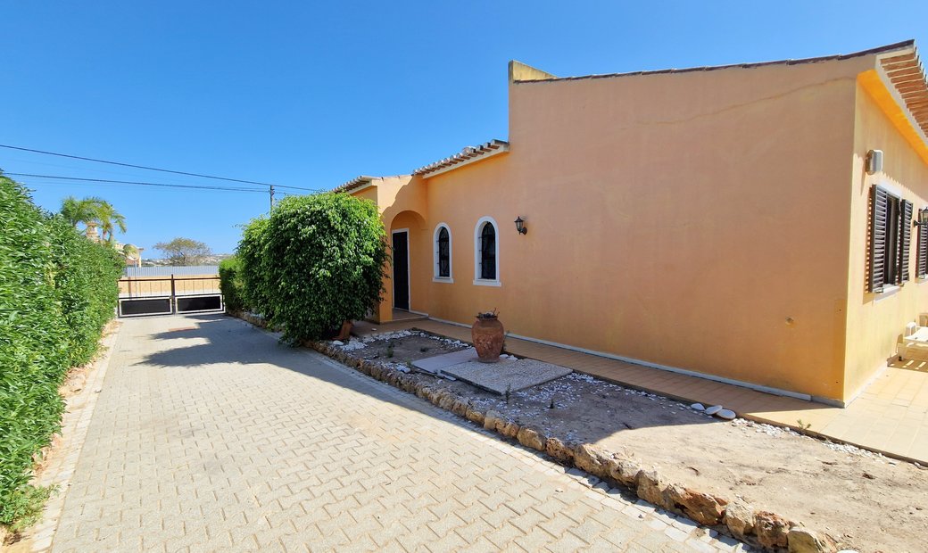 Algarve Guia 3 Bedroom House For Sale, With In Guia, Algarve, Portugal