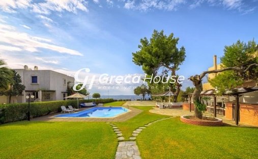 Villa in Agioi Theodoroi, Peloponnese, Western Greece and the Ionian, Greece 1