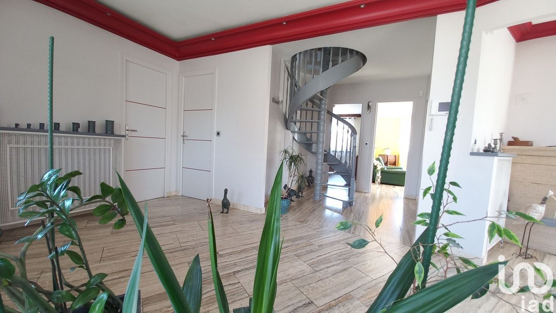 Vente Maison Traditionnelle 6 Pièces In Champs Sur Marne, île De France