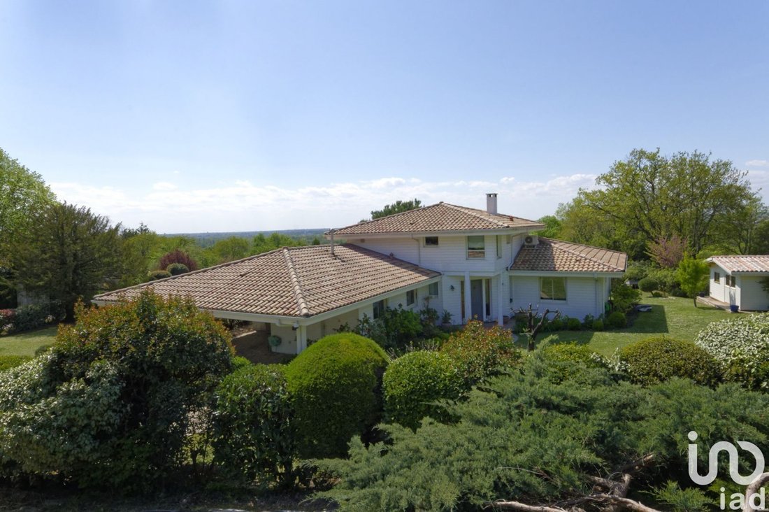 Vente Maison/Villa 7 Pièces In Bouliac, Nouvelle Aquitaine, France For