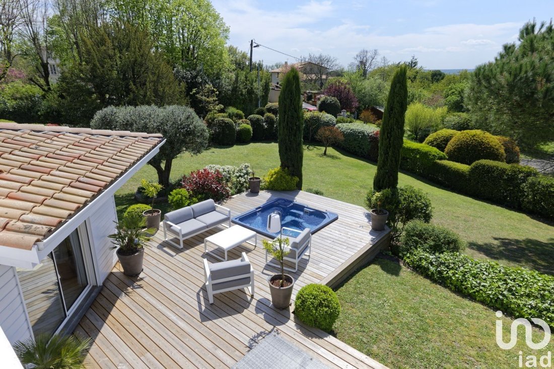 Vente Maison/Villa 7 Pièces In Bouliac, Nouvelle Aquitaine, France For