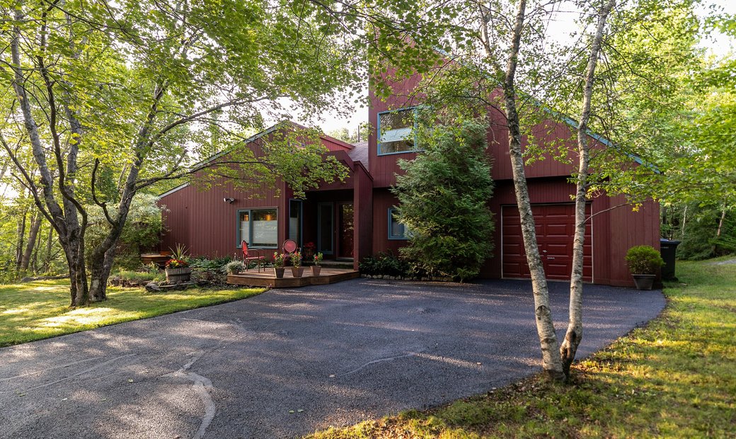 Contemporary Lakefront Home In Hubley, Nova Scotia, Canada For Sale