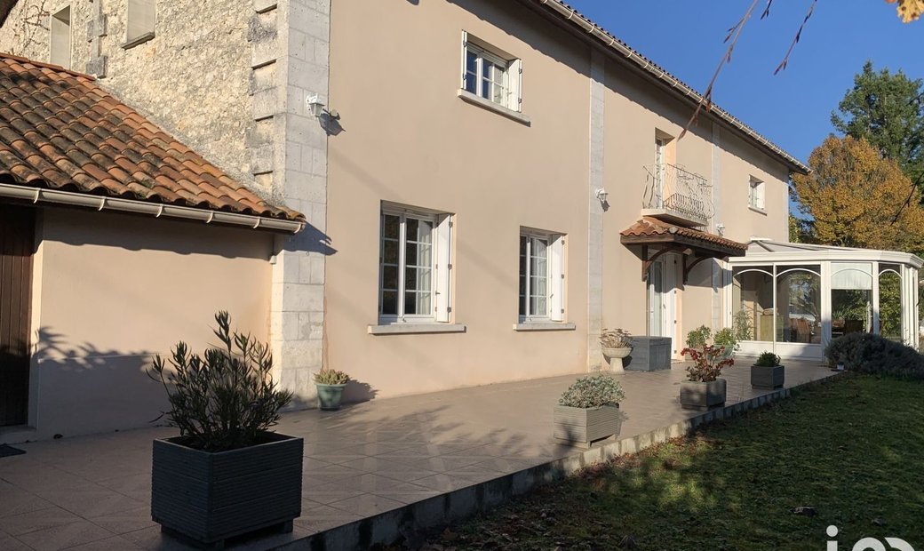Vente Maison/Villa 9 In Barbezieux Saint Hilaire, Nouvelle Aquitaine