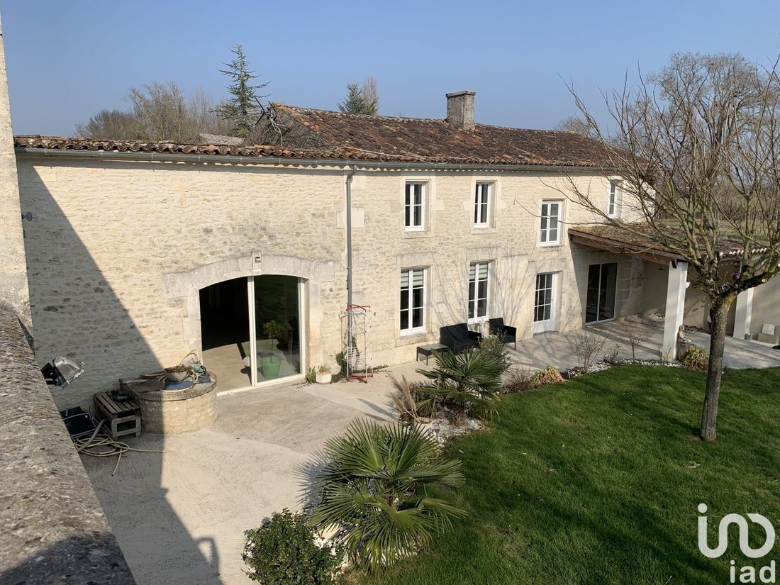 Vente Maison/Villa 14 Pièces In Bourg Charente, Nouvelle Aquitaine