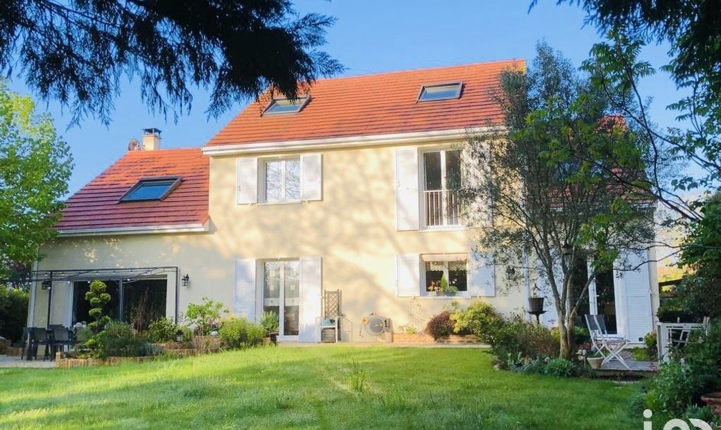 Vente Maison/Villa 9 Pièces In Saint Germain Lès Corbeil, île De France