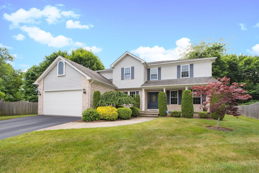 7 Annie's Wy In Barrington, Rhode Island, United States For Sale (13068518)