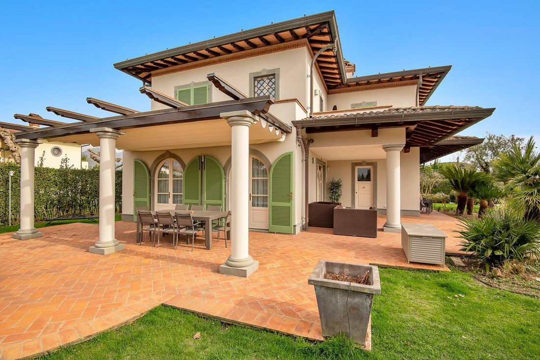 Villa in Vittoria Apuana, Forte dei Marmi, Tuscany 3 - 13070906