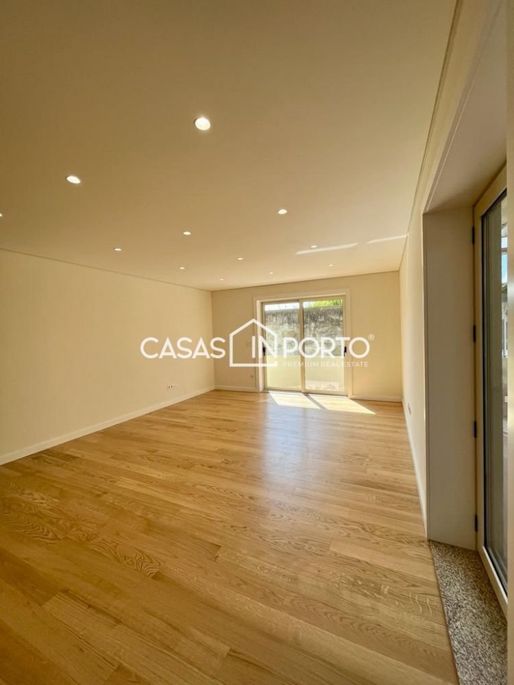 Apartment in Lordelo do Ouro e Massarelos, Porto District, Portugal 2 - 13069976