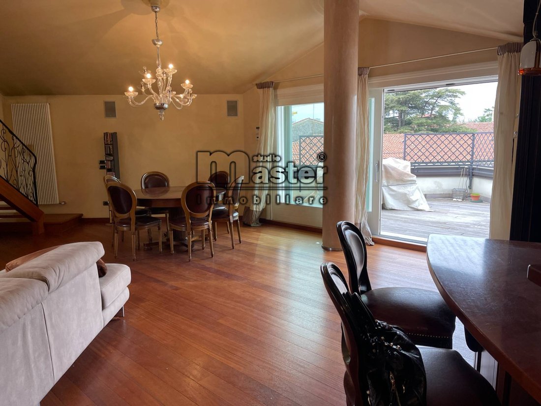 Apartment in Cathedral - Piazza dei Signori, Treviso, Italy 2 - 13070561