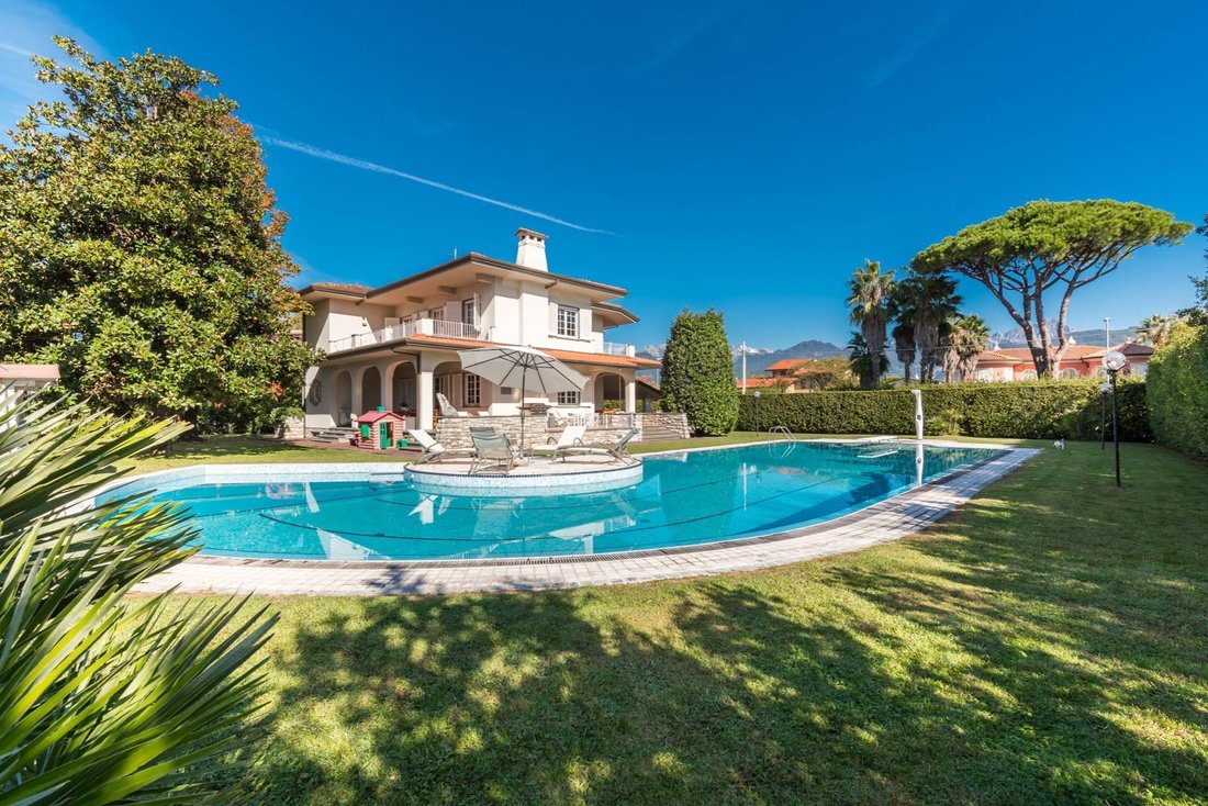 Villa In Affitto A Forte Dei Marmi, Roma In Forte Dei Marmi, Tuscany