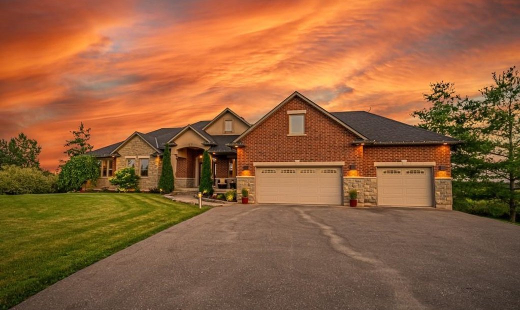 To This Stunning Bungalow !! In Caistor Centre, Ontario, Canada