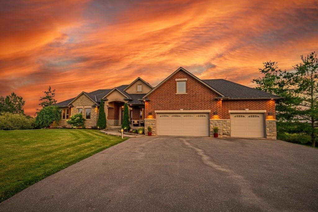 To This Stunning Bungalow !! In Caistor Centre, Ontario, Canada