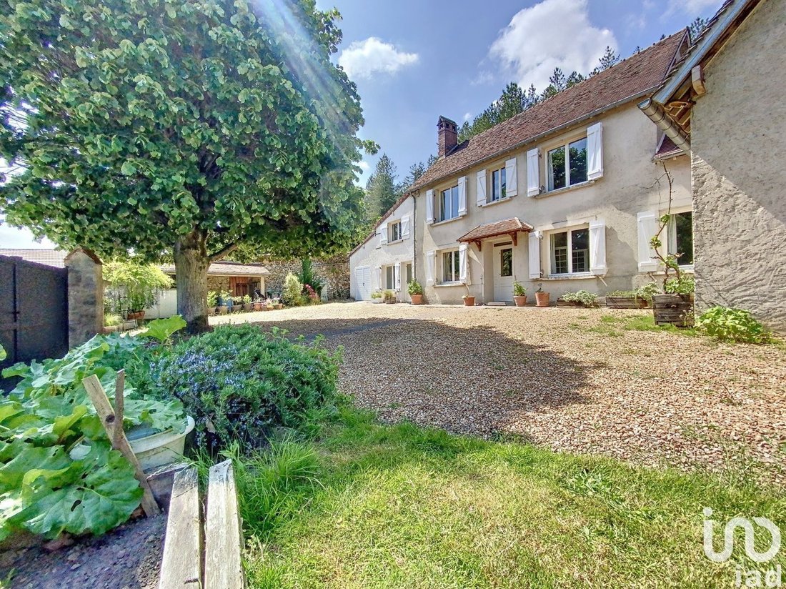 Vente Maison/Villa 11 Pièces In Poigny La Forêt, île De France, France