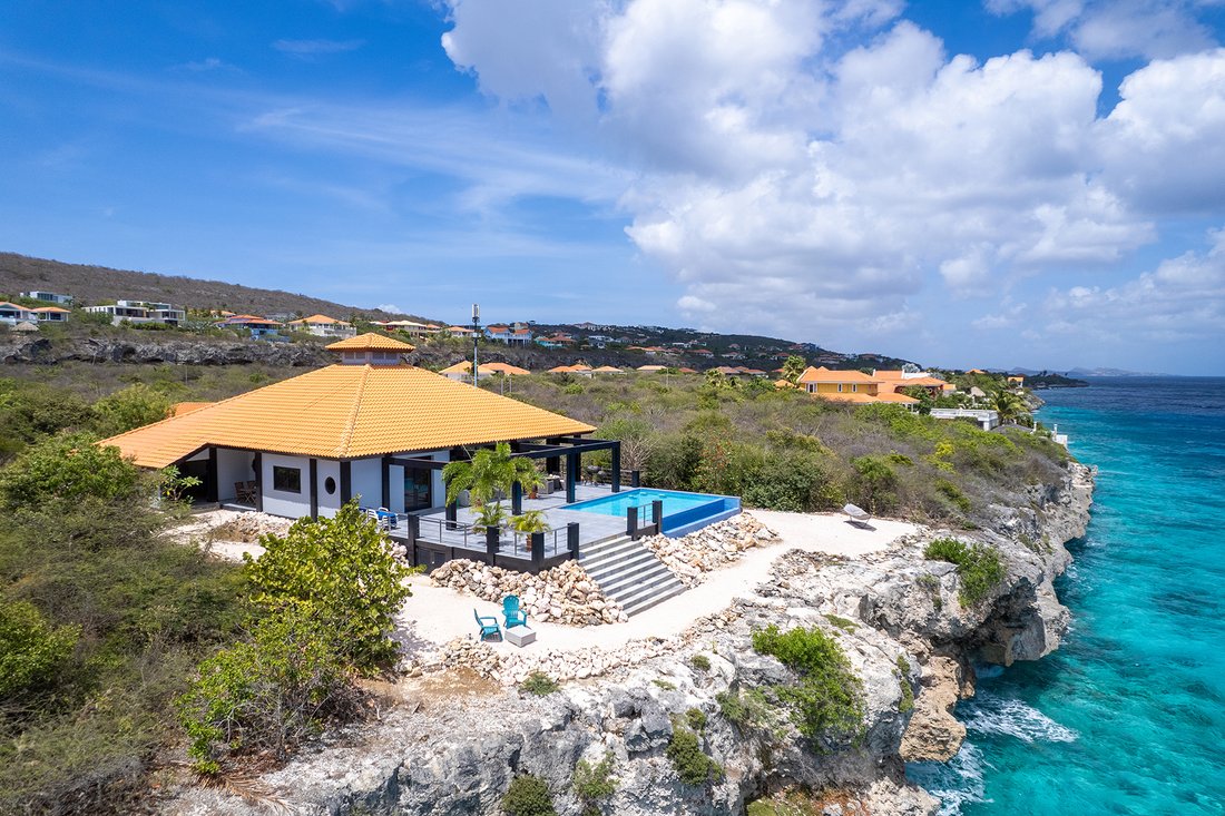 Coral Estate Inviting Oceanfront Villa In Sint Willibrordus, Curaçao ...