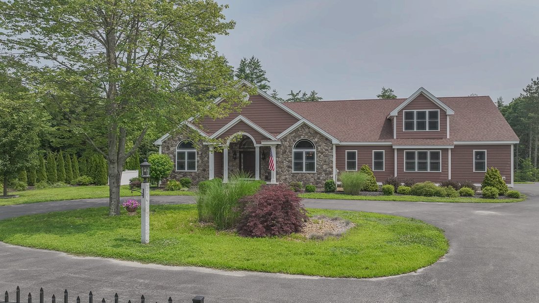 Luxury First Floor Living With In Hooksett, New Hampshire, United