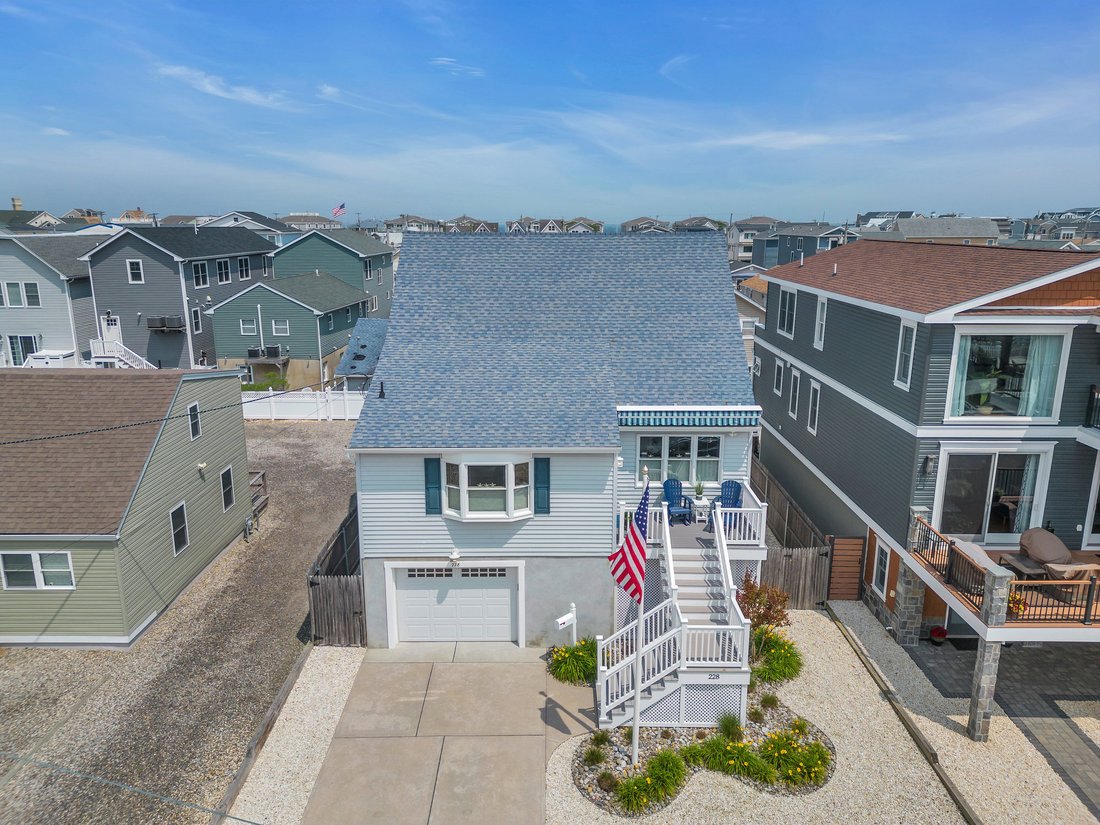 Manasquan Beach Gem In Manasquan, New Jersey, United States For Sale