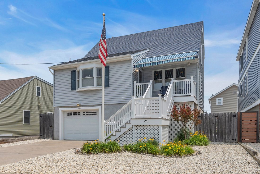 Manasquan Beach Gem In Manasquan, New Jersey, United States For Sale