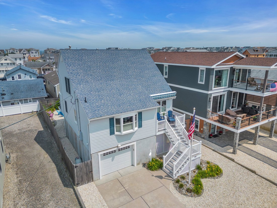 Manasquan Beach Gem In Manasquan, New Jersey, United States For Sale