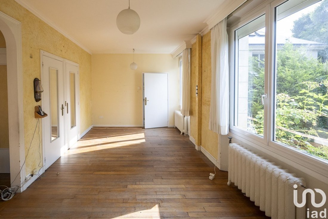 Vente Maison/Villa 7 Pièces In Bourg La Reine, île De France, France