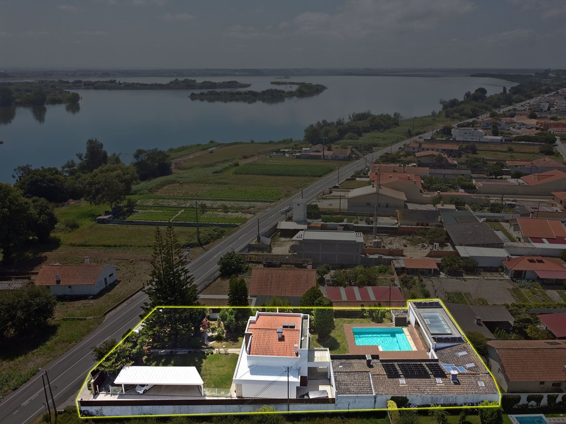 Exuberant Villa Where The Concept Of Living In Ovar, Aveiro District