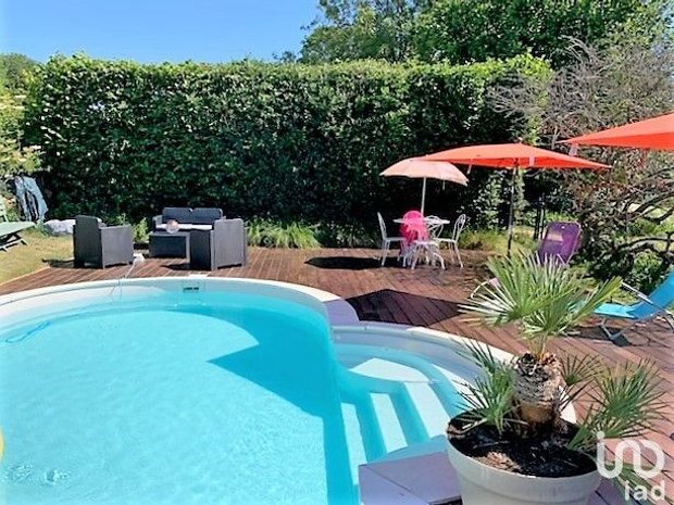 Luxury homes with pool for sale in Les Hauts Talican, HautsdeFrance