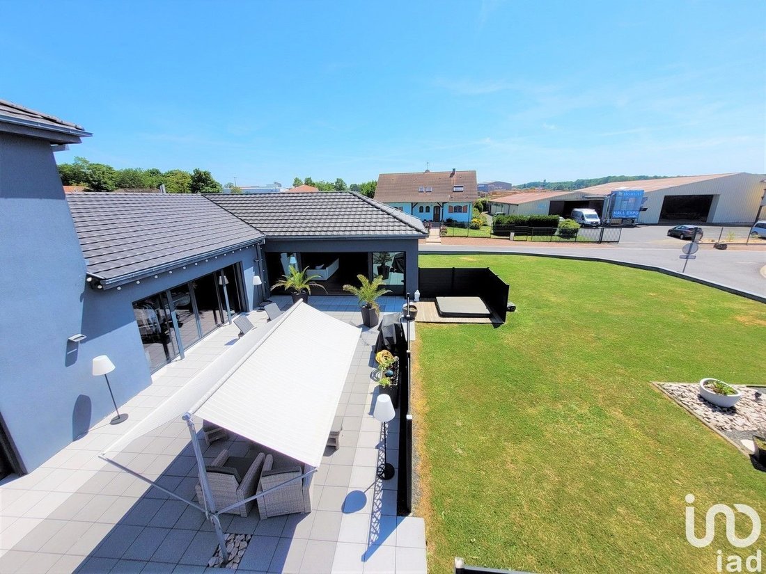 Vente Maison/Villa 7 Pièces In Saint Jean Kourtzerode, Grand Est
