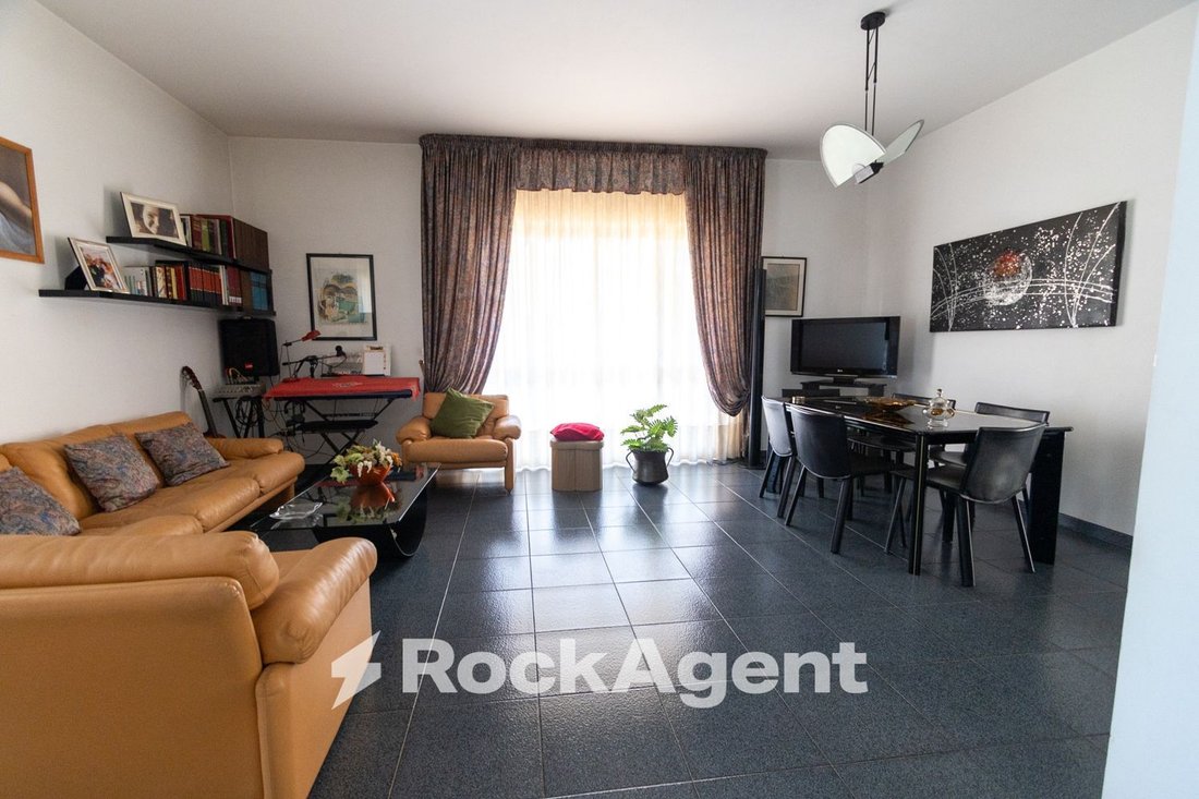 Catanzaro House Villa Dans Catanzaro, Calabre, Italie à Vendre (13078458)