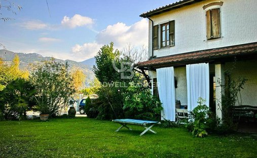 Casa di campagna a Pietrasanta, Toscana, Italia 1