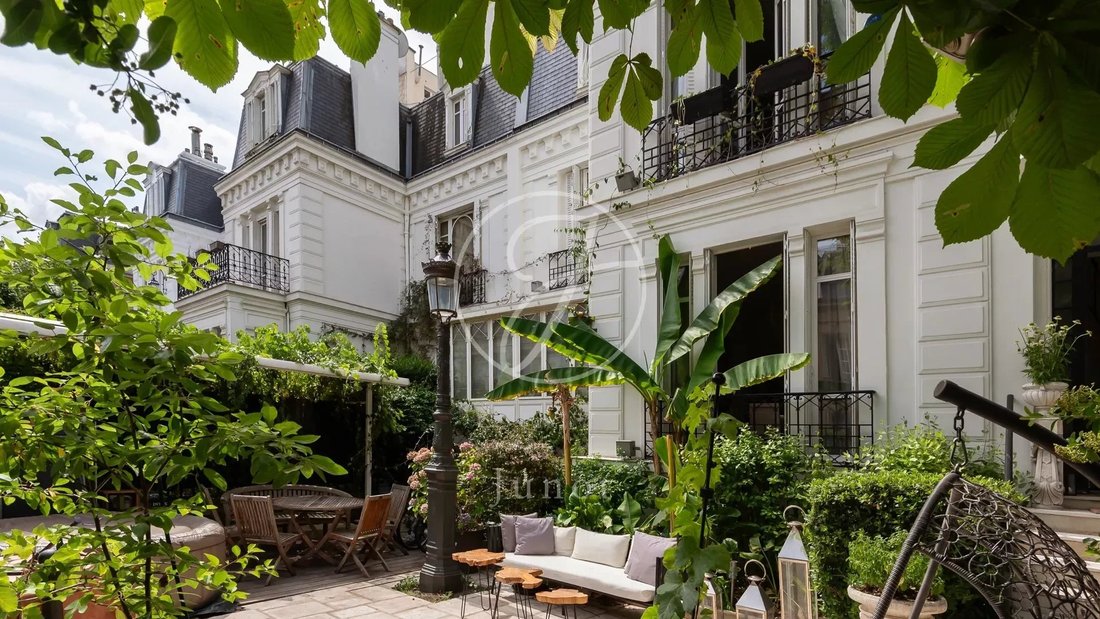 Paris 16th Private Mansion For Sale 276sqm In Paris, île De France