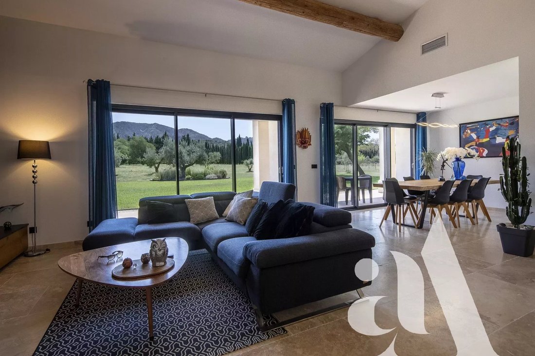 Co Sole Agent In Saint Rémy De Provence, Provence Alpes Côte D'azur