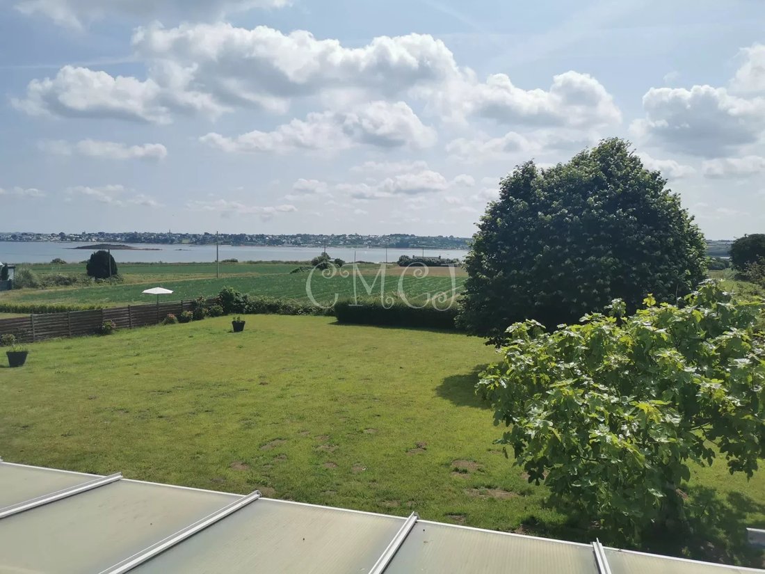 Finistère, Saint Pol De Léon, Vente In Saint Pol De Léon, Brittany