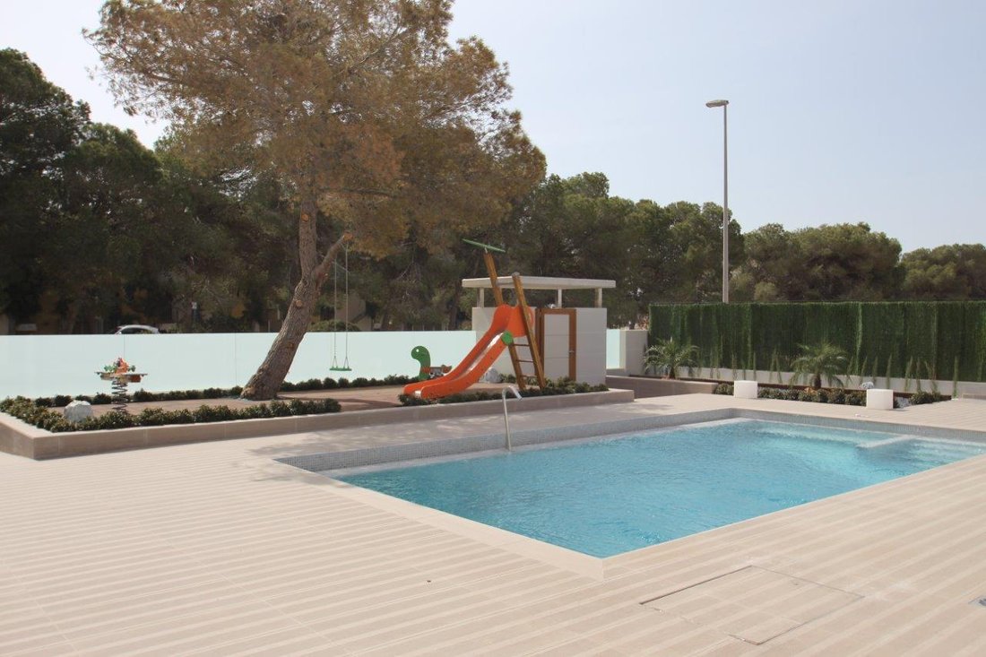Villa in Dehesa de Campoamor, Orihuela, Valencian Community 2 - 12415182