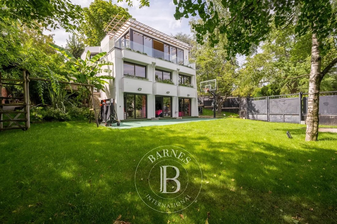 House in Saint-Cloud, Île-de-France, France 1 - 13085954