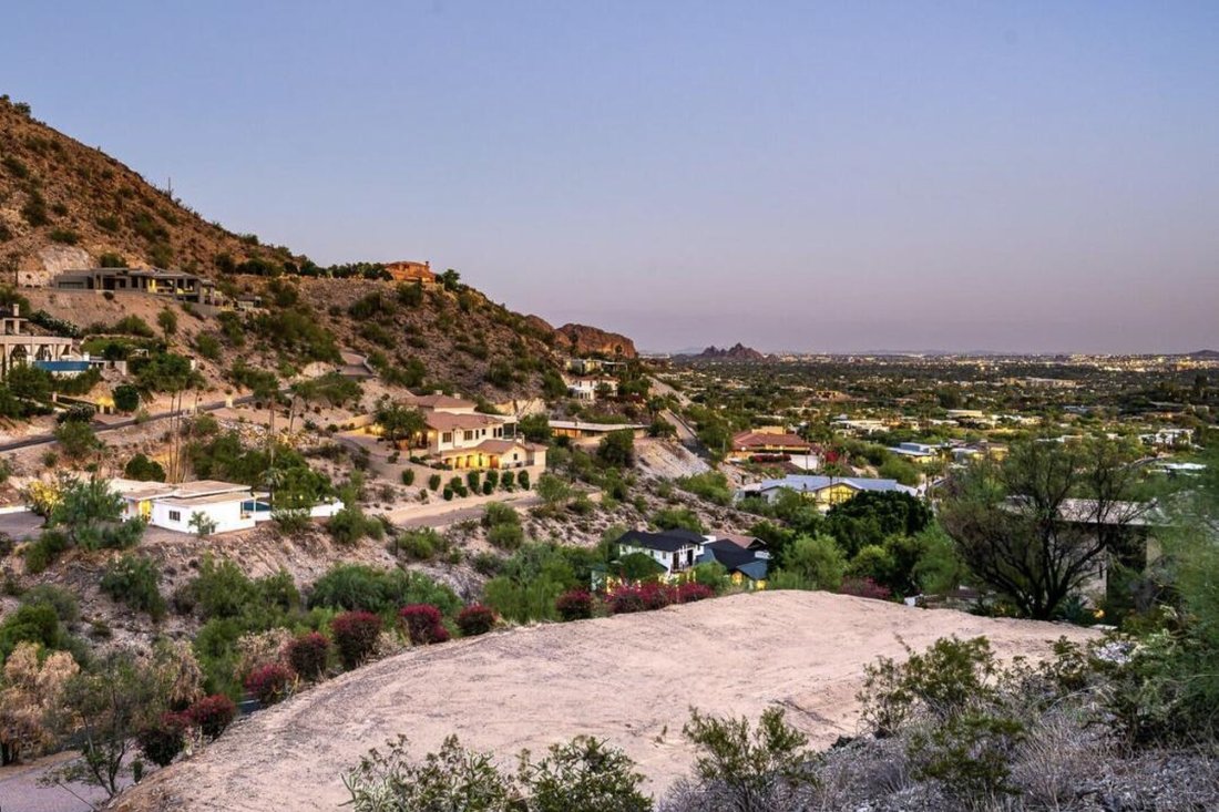 Clearwater Hills 2 In Paradise Valley, Arizona, United States For Sale