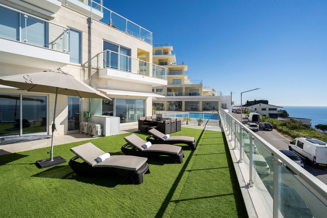 Flat, 3 Bedrooms, For Sale In Sesimbra, Setubal, Portugal For Sale