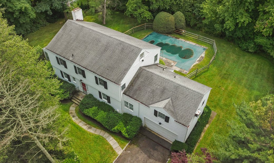 Classic Scarsdale Colonial In Scarsdale, New York, United States For