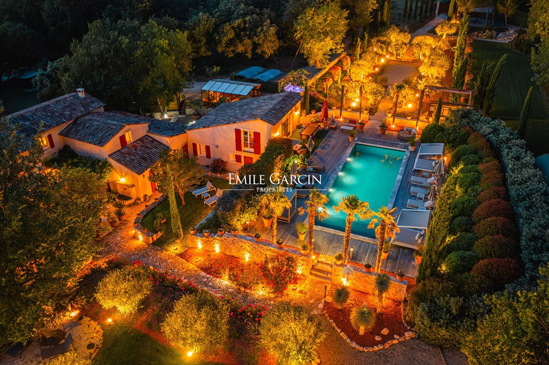 Exceptional Property For Sale In Bonnieux, Provence Alpes Côte D'azur