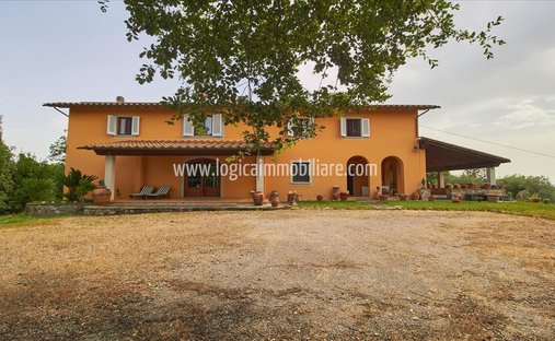 Villa in Gavorrano, Tuscany, Italy 1
