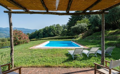 House in Area Monte San Quirico - Sant'Alessio, Lucca, Tuscany 1