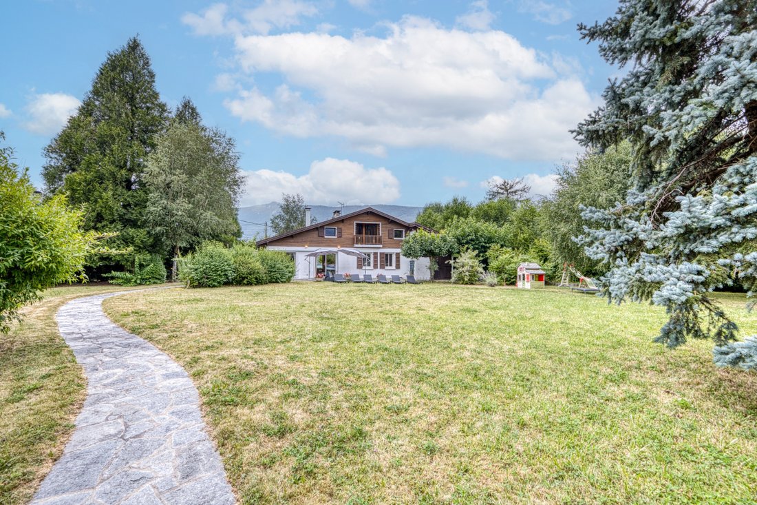 130m2 House On A 2000m2 Plot By In Saint Eustache, Auvergne Rhône Alpes