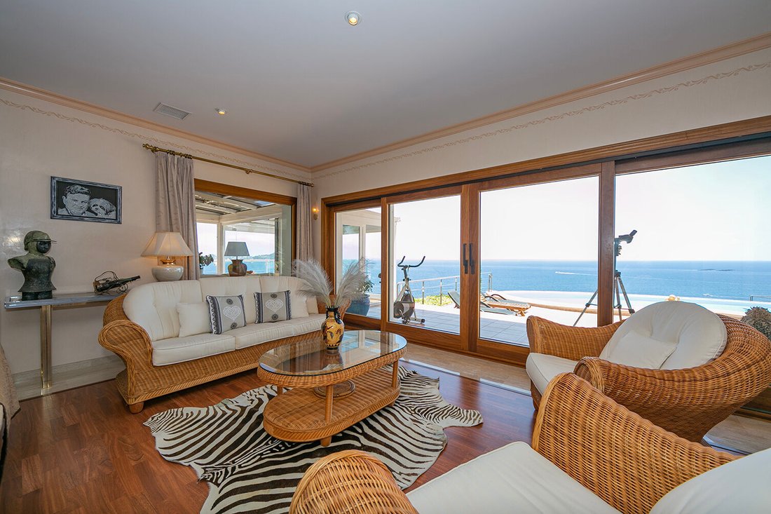 Unique And Exquisite Beachfront Mansion With Incredible In Marina Alta