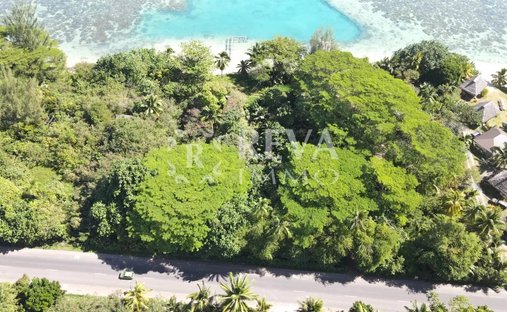 Land in Moorea-Maiao, Windward Islands, French Polynesia 1