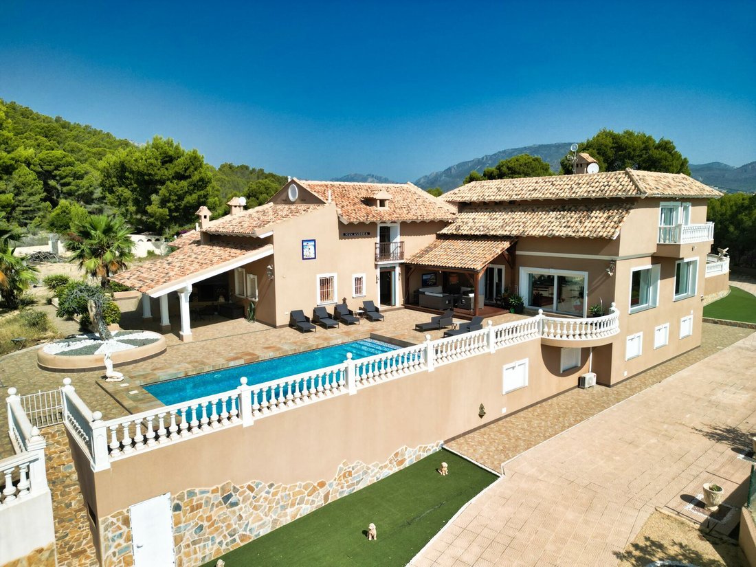 Villa in la Nucia, Valencian Community, Spain 3 - 13087556