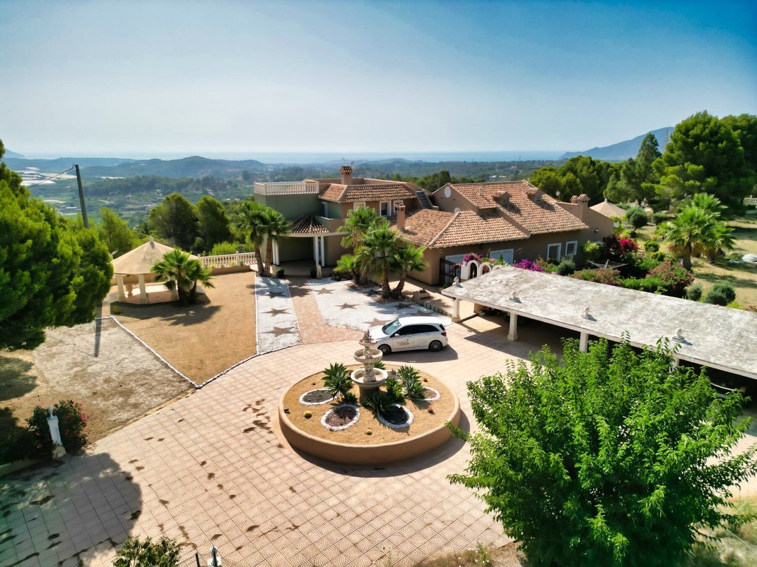 Villa in la Nucia, Valencian Community, Spain 2 - 13087556